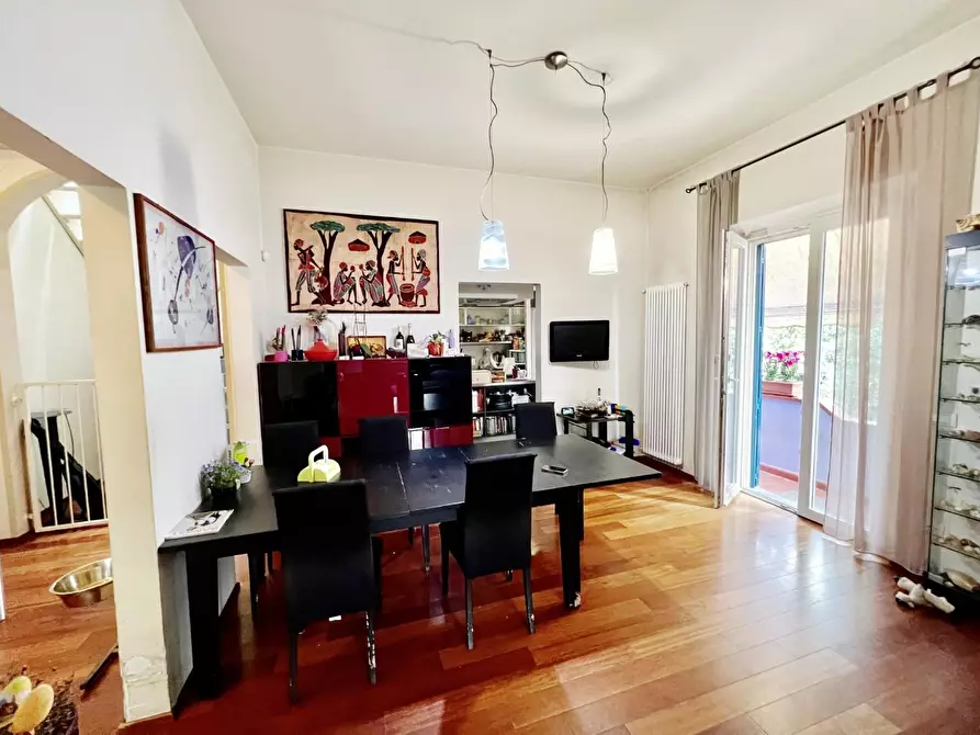 Immagine 4 di Villa in vendita  a Cascina