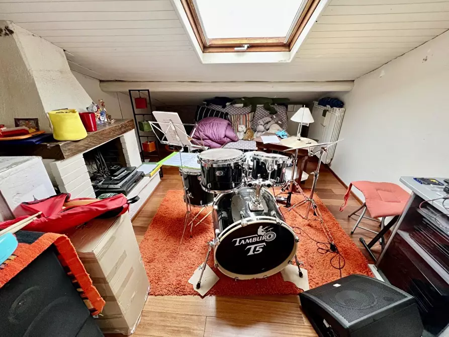 Immagine 27 di Villa in vendita  a Cascina