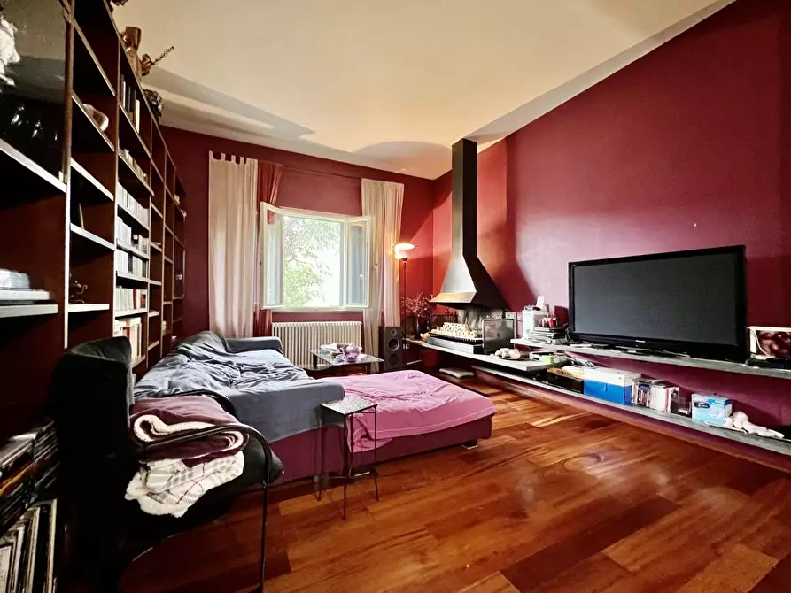 Immagine 6 di Villa in vendita  a Cascina