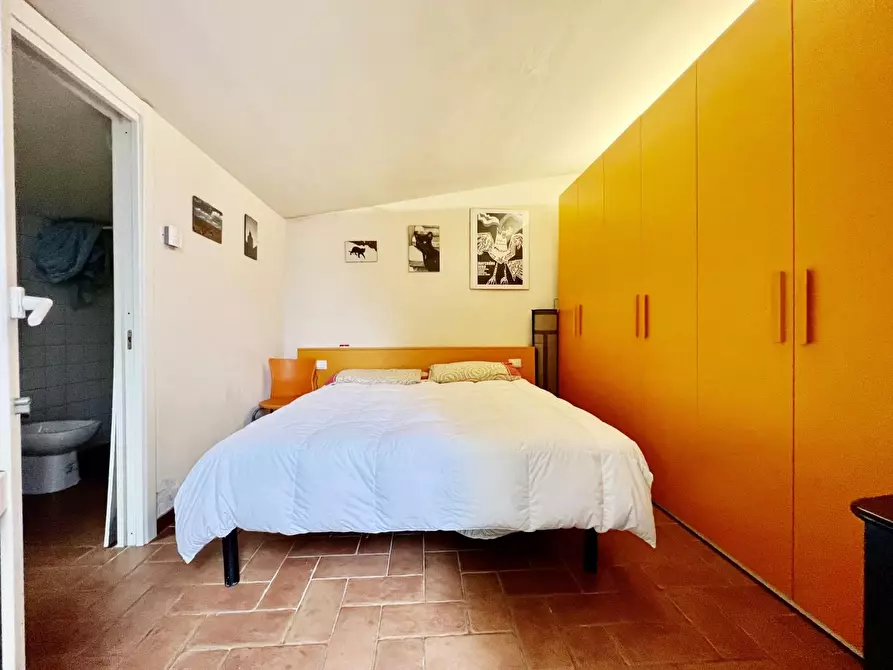 Immagine 39 di Villa in vendita  a Cascina