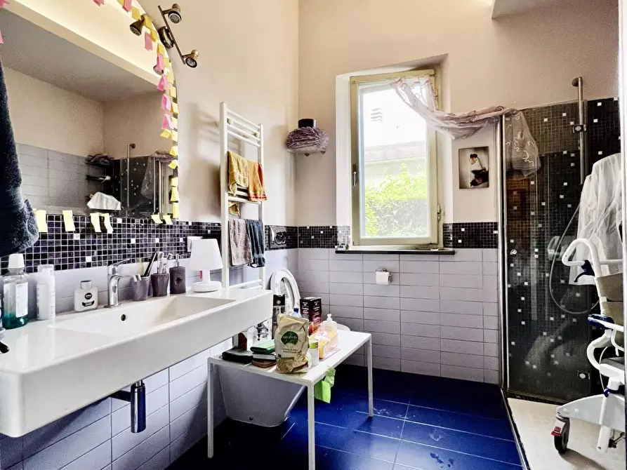 Immagine 15 di Villa in vendita  a Cascina