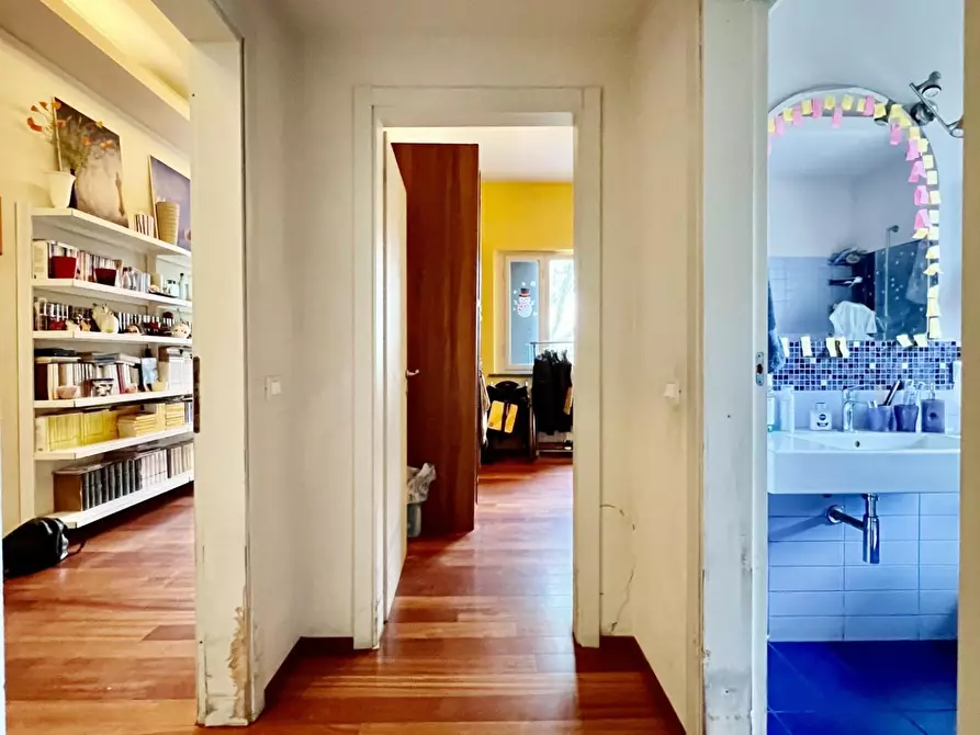 Immagine 12 di Villa in vendita  a Cascina