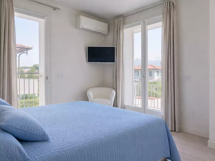 Immagine 16 di Casa bifamiliare in vendita  a Forte Dei Marmi