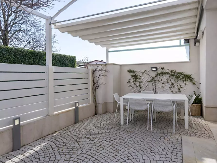Immagine 2 di Casa bifamiliare in vendita  a Forte Dei Marmi