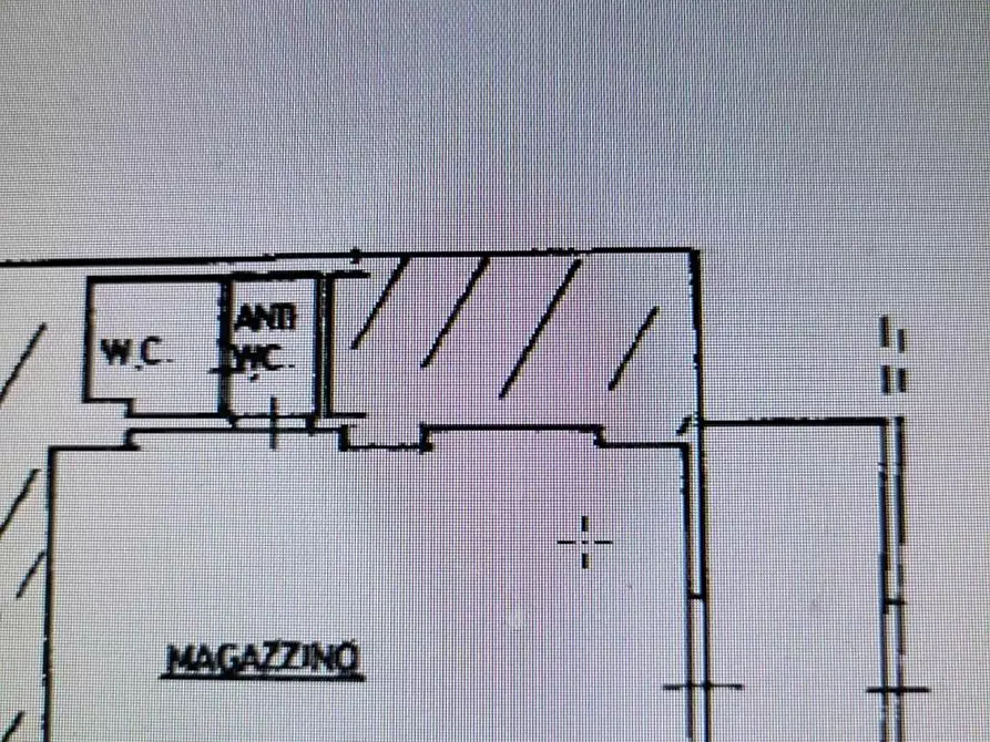 Immagine 2 di Magazzino in vendita  a Campi Bisenzio