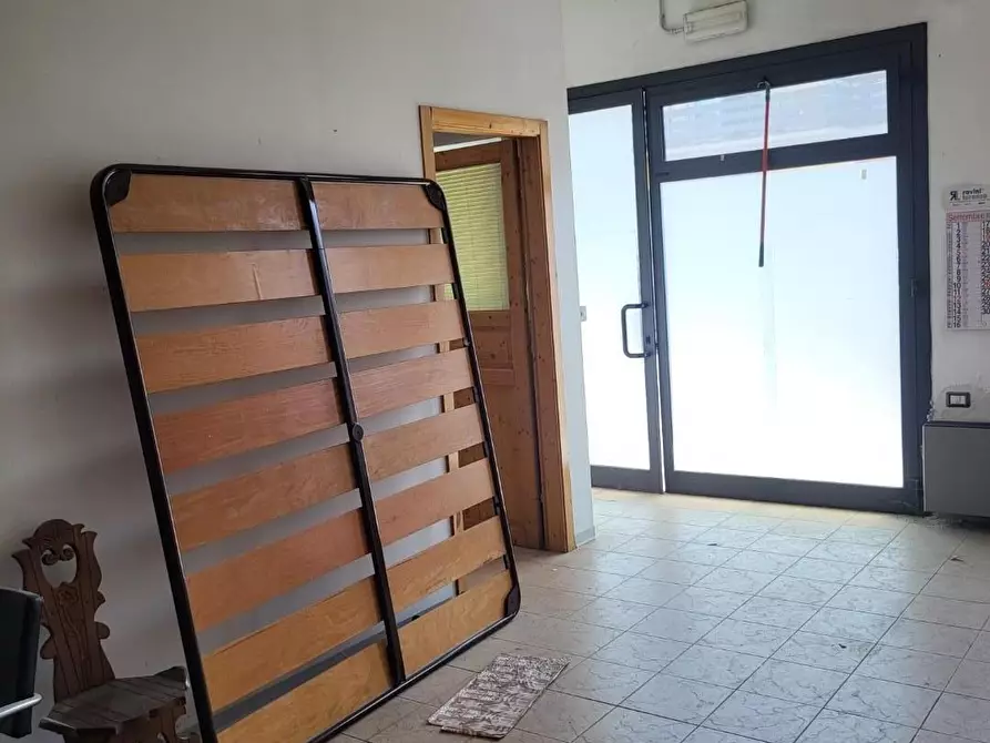 Immagine 13 di Magazzino in vendita  a Campi Bisenzio