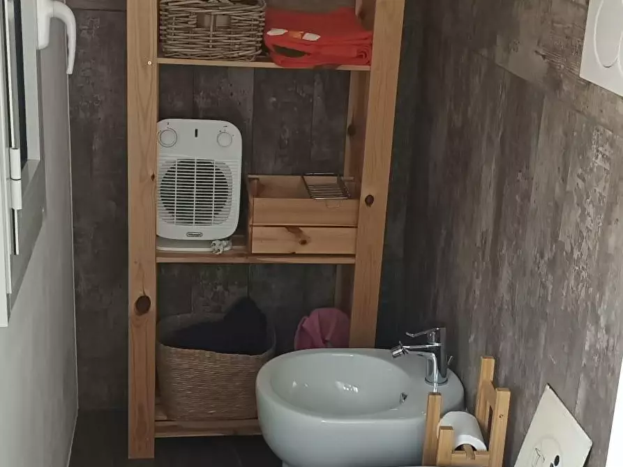 Immagine 9 di Appartamento in vendita  a Carrara