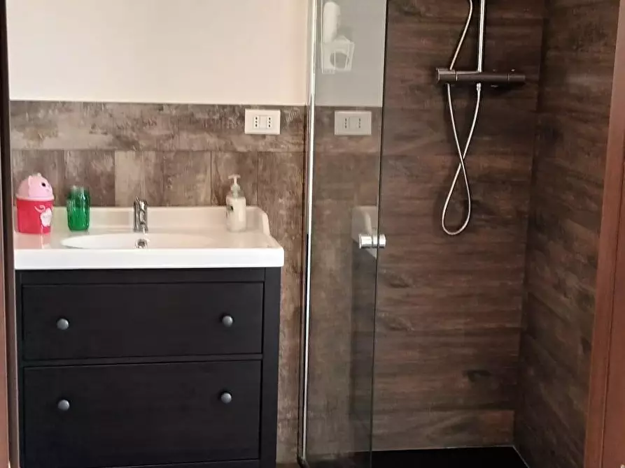 Immagine 5 di Appartamento in vendita  a Carrara