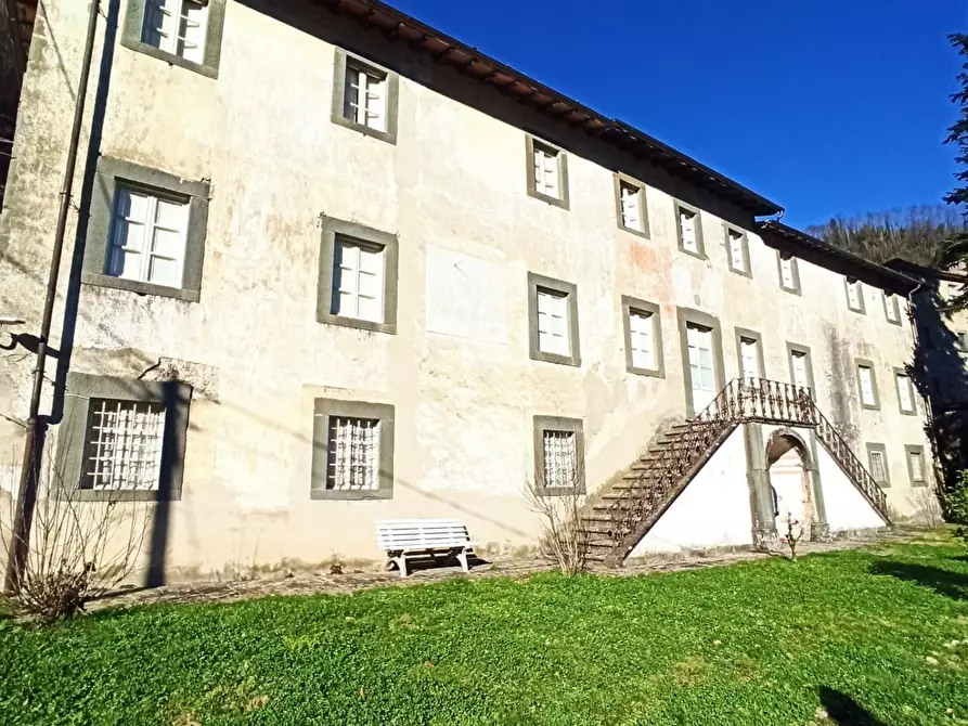 Immagine 42 di Villa in vendita  a Pescaglia