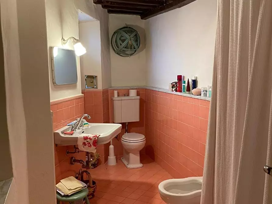 Immagine 39 di Villa in vendita  a Pescaglia