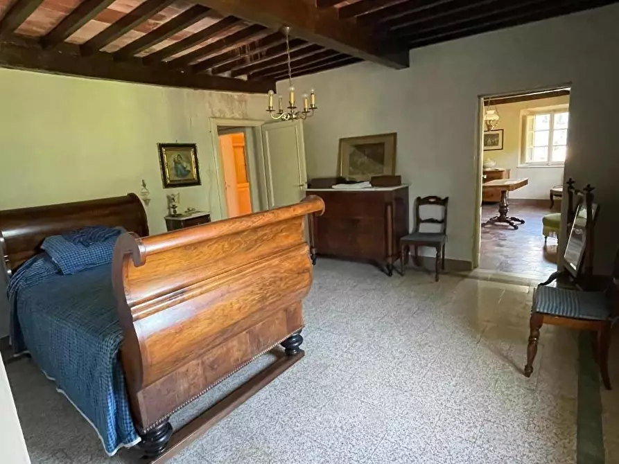 Immagine 37 di Villa in vendita  a Pescaglia