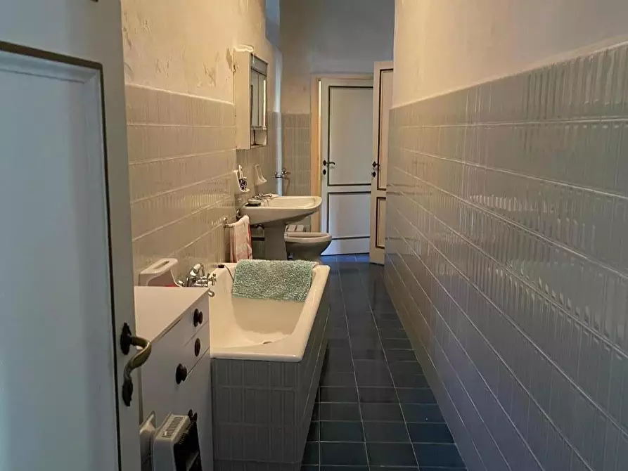 Immagine 32 di Villa in vendita  a Pescaglia