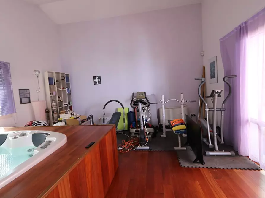 Immagine 30 di Villa in vendita  a Cascina