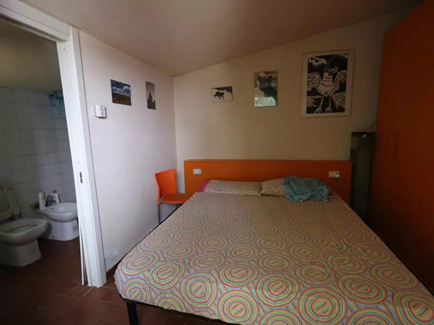 Immagine 31 di Villa in vendita  a Cascina