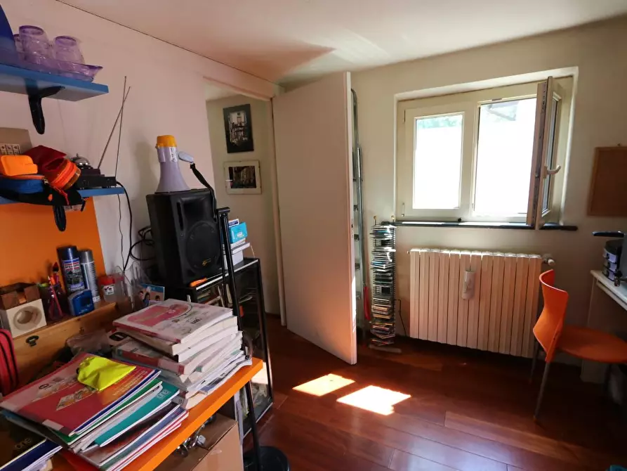 Immagine 26 di Villa in vendita  a Cascina