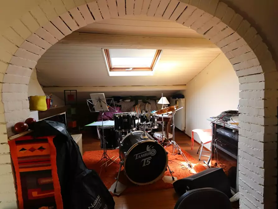 Immagine 21 di Villa in vendita  a Cascina