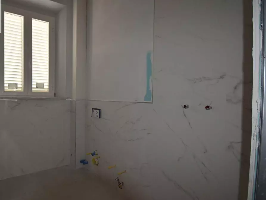 Immagine 6 di Appartamento in vendita  a Viareggio