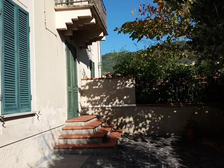 Immagine 2 di Casa semindipendente in vendita  a Carrara