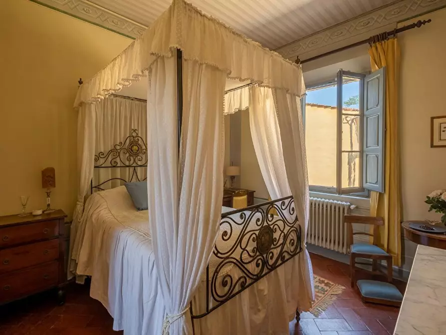 Immagine 27 di Villa in vendita  a Fucecchio