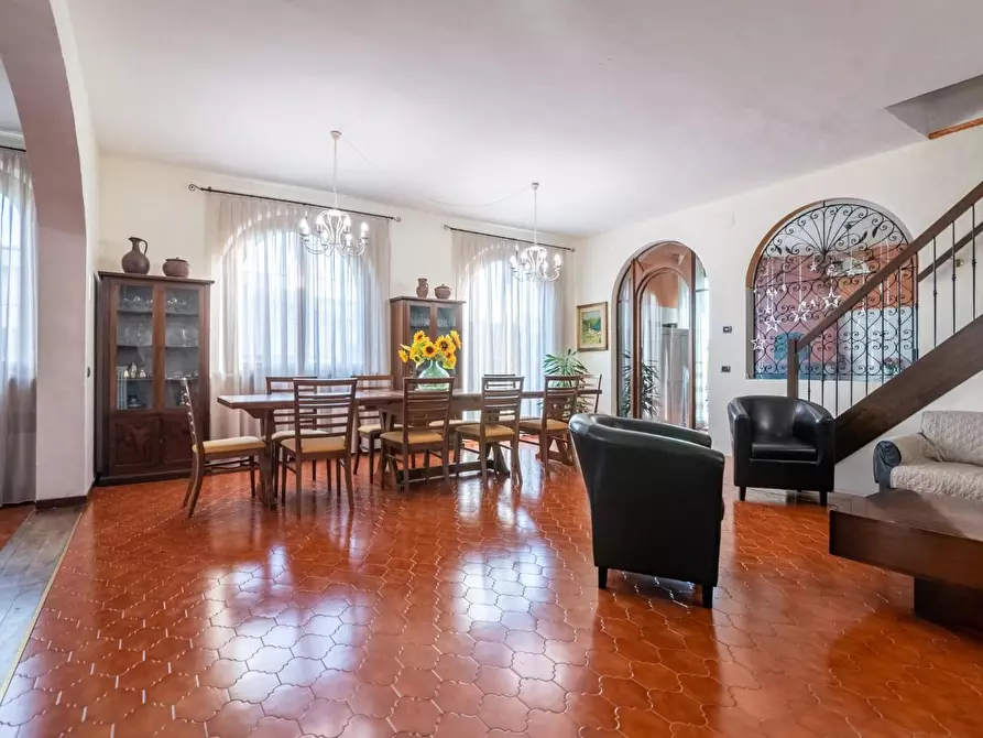 Immagine 3 di Casa bifamiliare in vendita  a Calcinaia