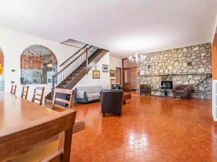 Immagine 9 di Casa bifamiliare in vendita  a Calcinaia