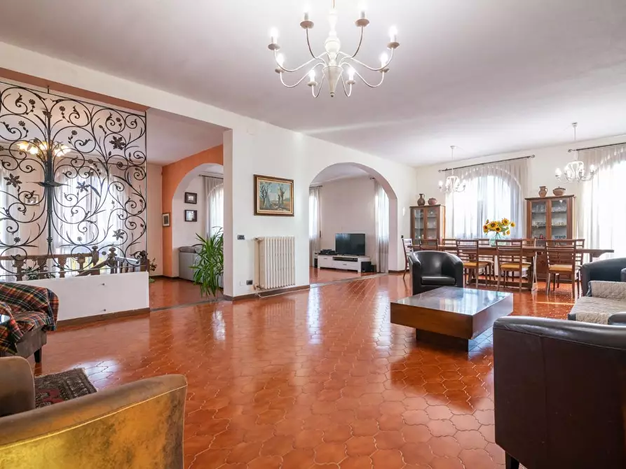 Immagine 12 di Casa bifamiliare in vendita  a Pontedera