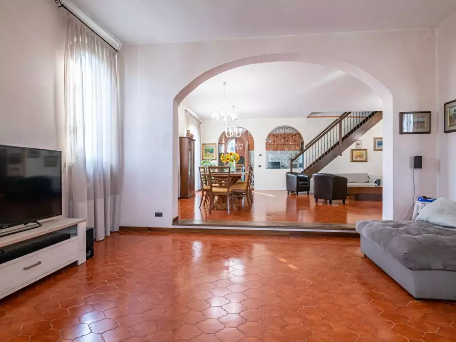 Immagine 7 di Casa bifamiliare in vendita  a Pontedera