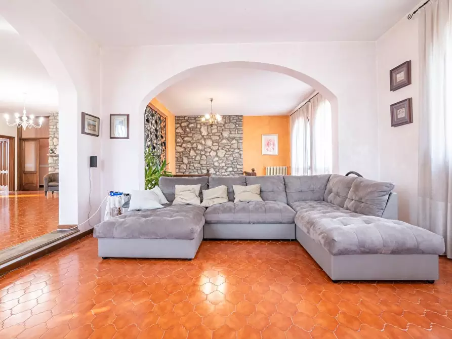 Immagine 8 di Casa bifamiliare in vendita  a Pontedera