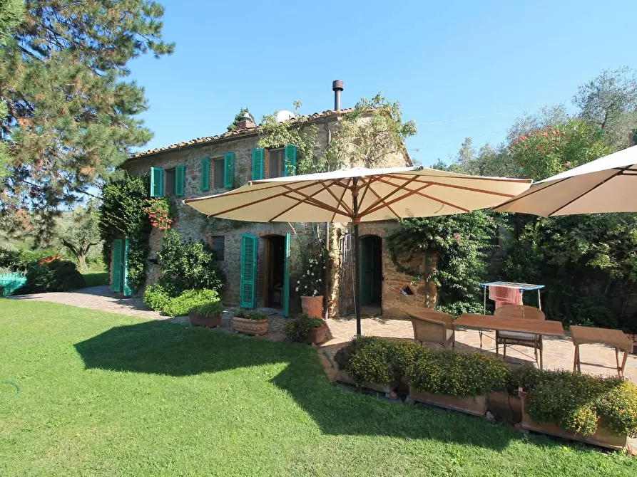 Immagine 2 di Casa colonica in vendita  a Larciano