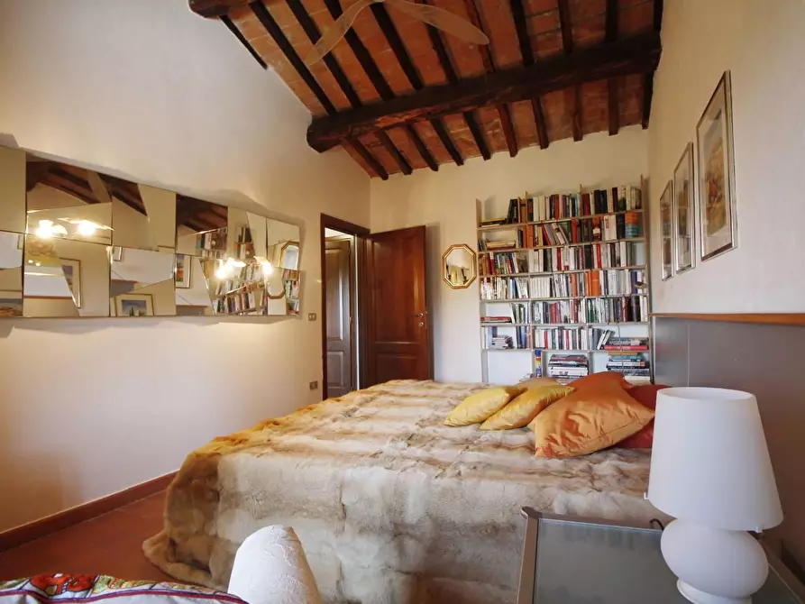 Immagine 24 di Casa colonica in vendita  a Larciano