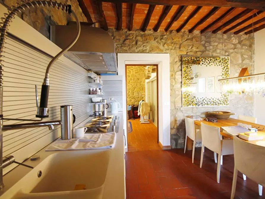 Immagine 14 di Casa colonica in vendita  a Larciano