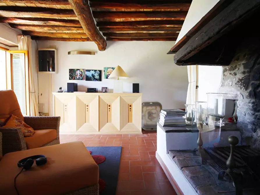 Immagine 10 di Casa colonica in vendita  a Larciano