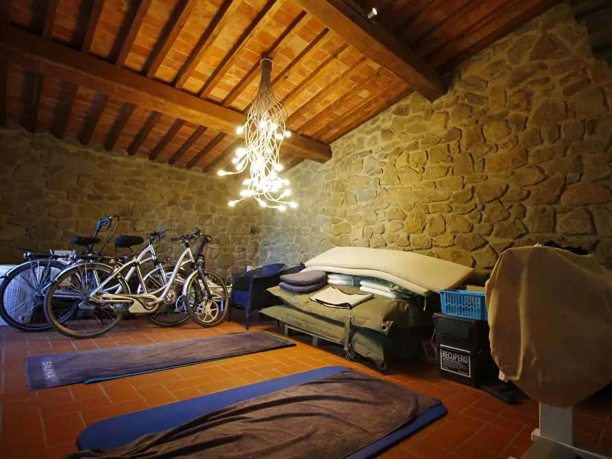 Immagine 15 di Casa colonica in vendita  a Larciano