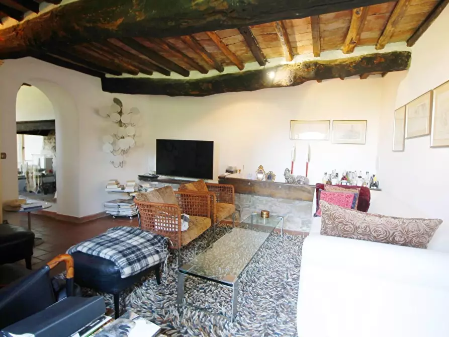 Immagine 17 di Casa colonica in vendita  a Larciano