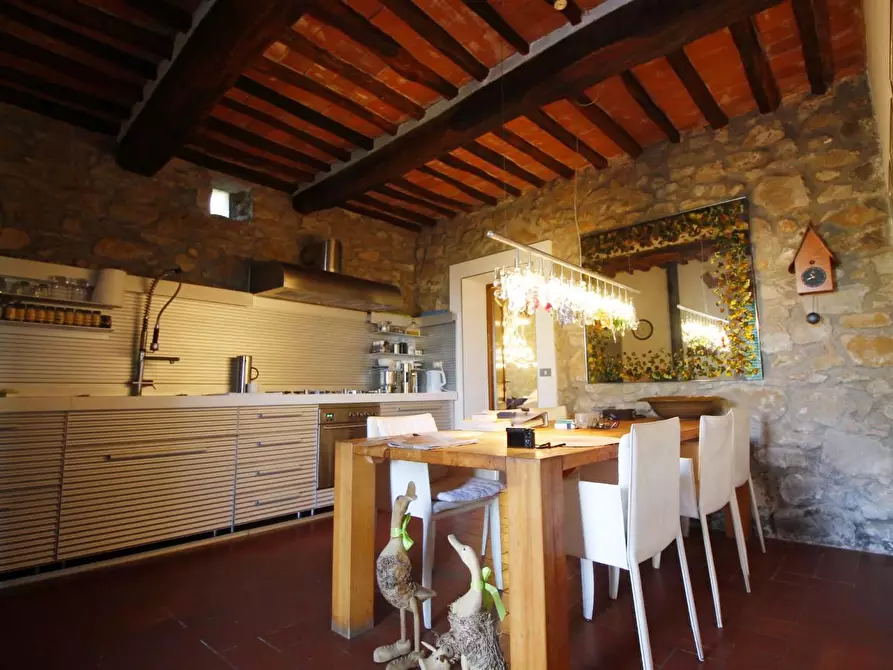 Immagine 12 di Casa colonica in vendita  a Larciano