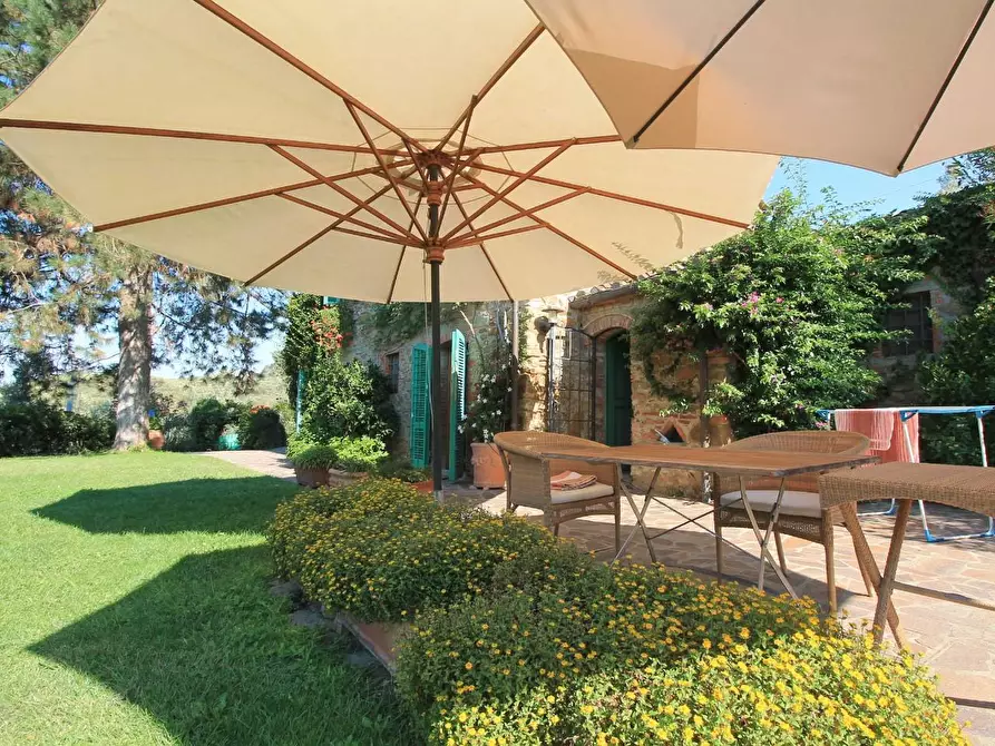 Immagine 30 di Casa colonica in vendita  a Larciano