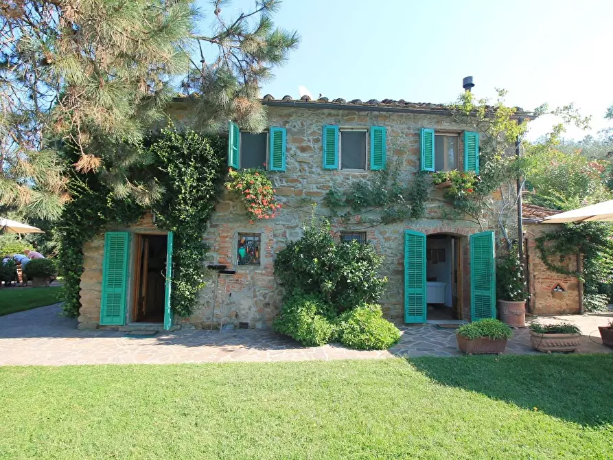 Immagine 5 di Casa colonica in vendita  a Larciano