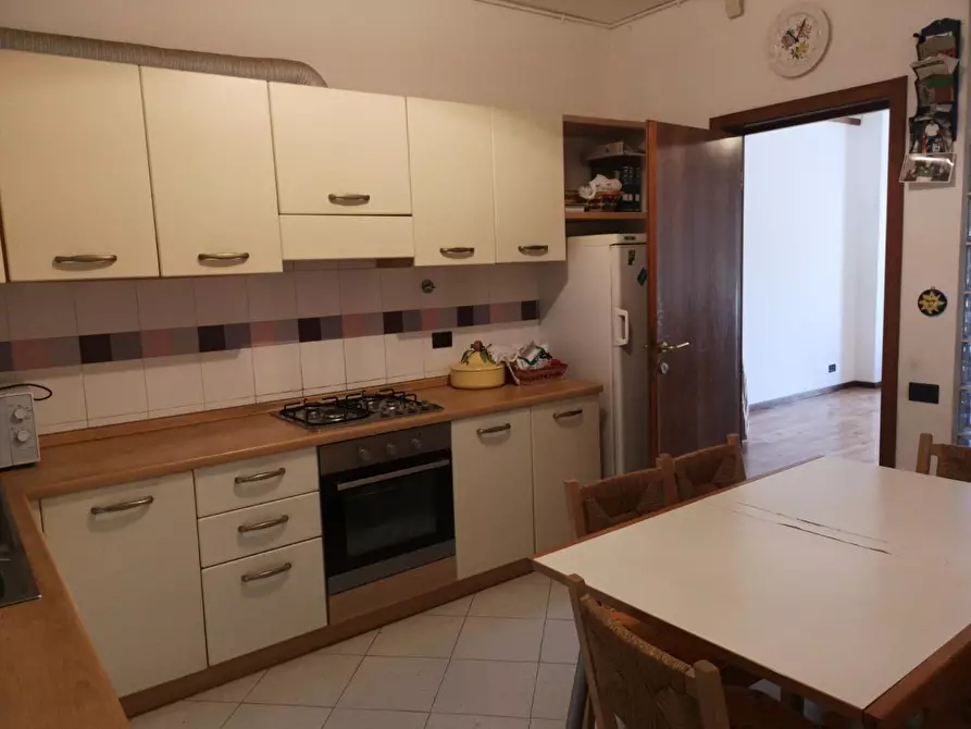 Immagine 12 di Appartamento in vendita  a Massa