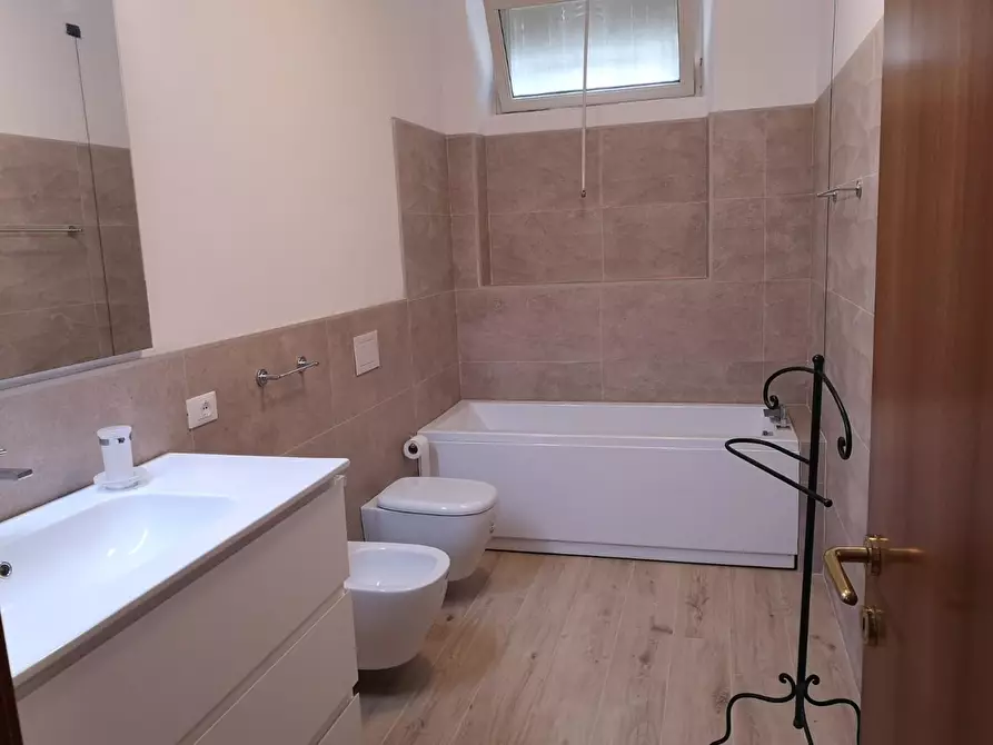 Immagine 14 di Appartamento in vendita  a Massa