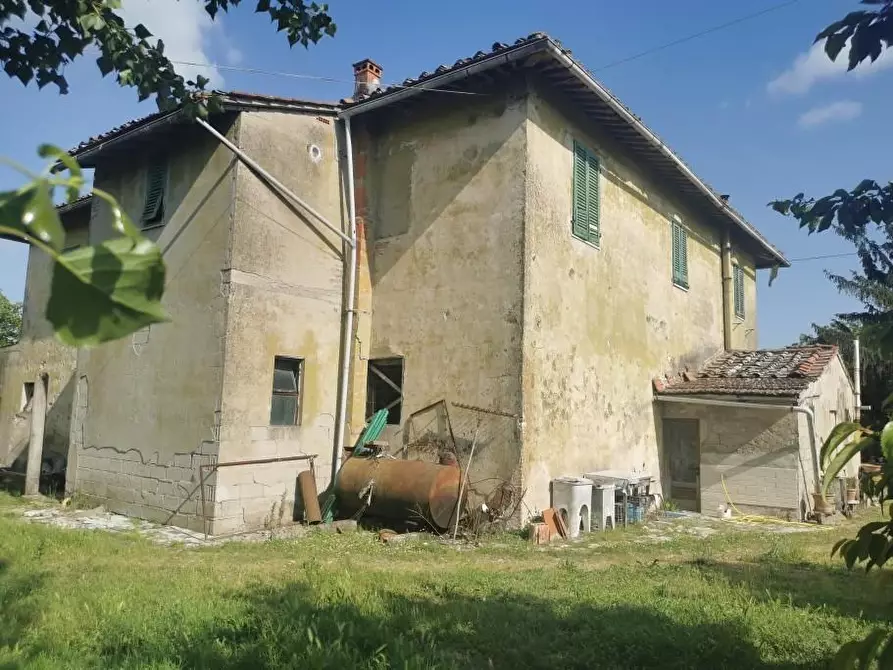 Immagine 8 di Rustico / casale in vendita  a Santa Maria A Monte