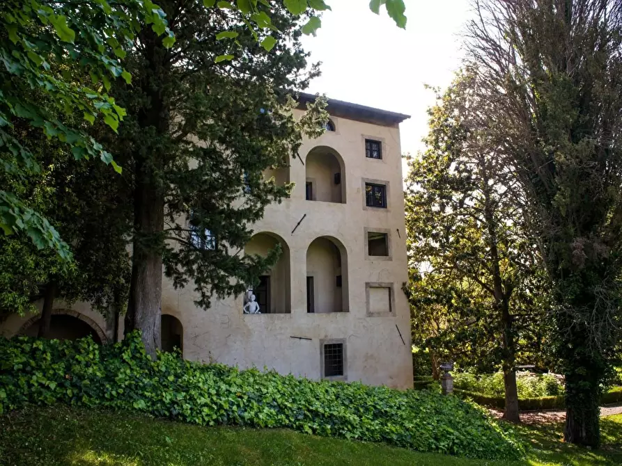 Immagine 87 di Immobile di prestigio in vendita  a Pisa