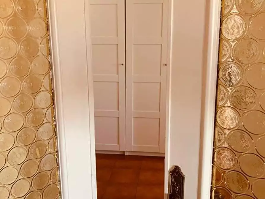 Immagine 17 di Mansarda in vendita  a Carrara