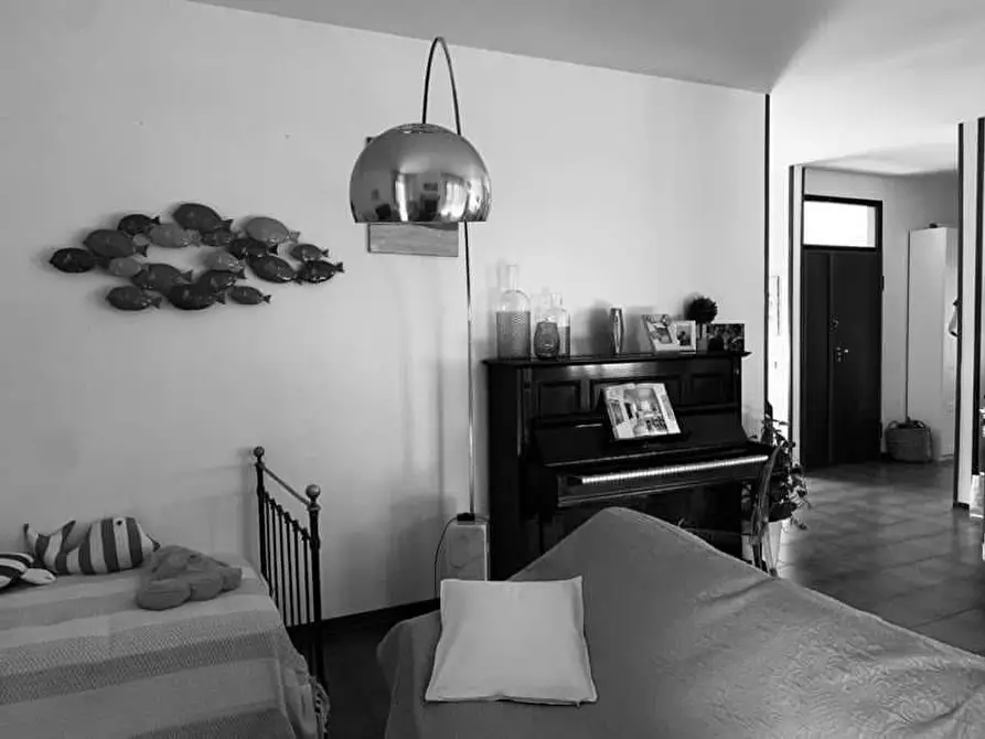 Immagine 13 di Mansarda in vendita  a Carrara