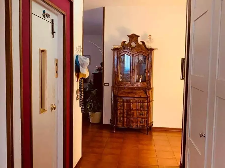 Immagine 15 di Mansarda in vendita  a Carrara