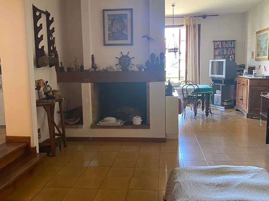 Immagine 3 di Villa in vendita  a Empoli