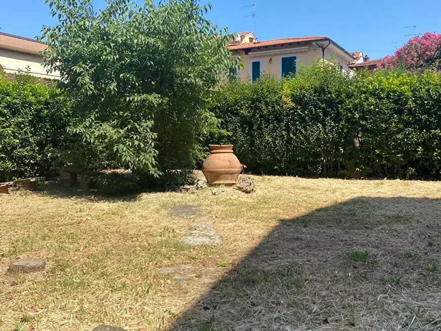 Immagine 35 di Villa in vendita  a Empoli