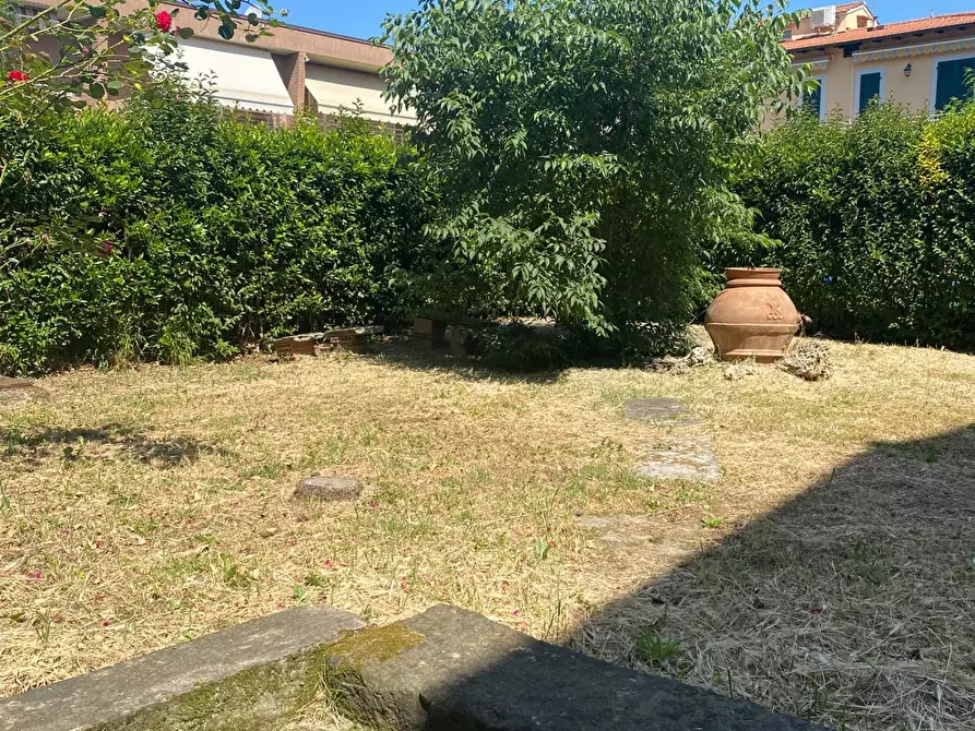 Immagine 36 di Villa in vendita  a Empoli