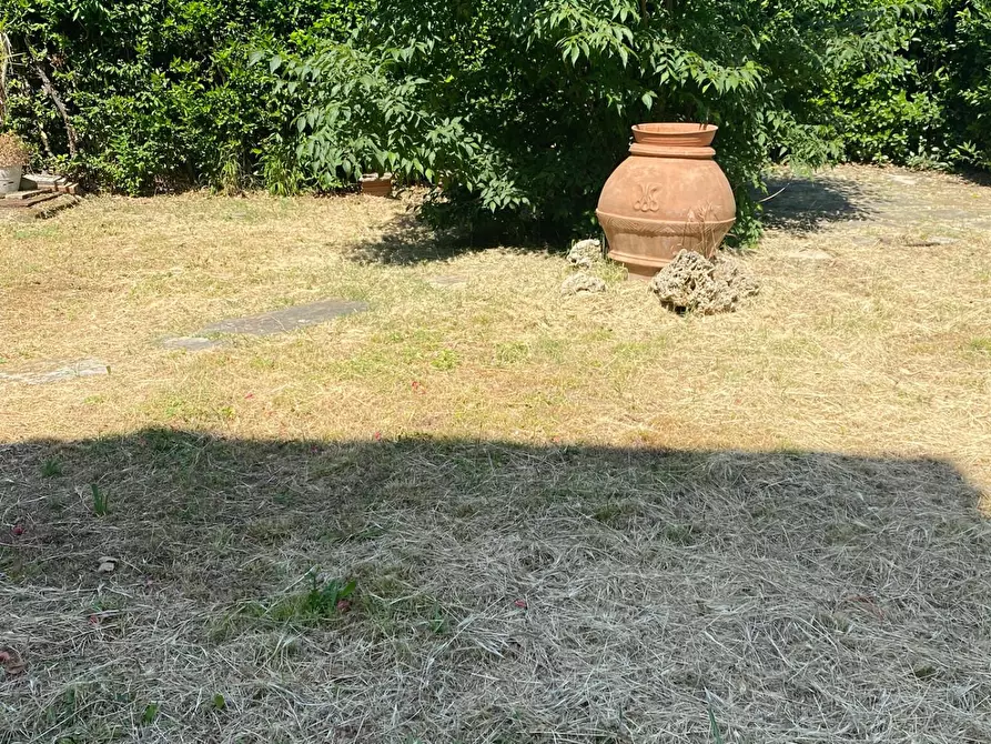 Immagine 39 di Villa in vendita  a Empoli