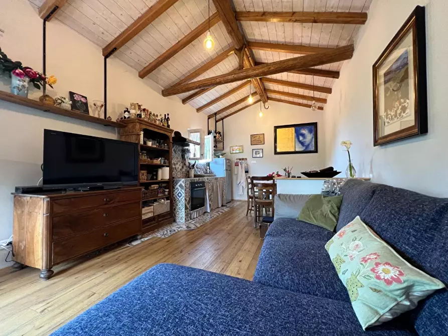 Immagine 39 di Agriturismo in vendita  a Castelnuovo Magra