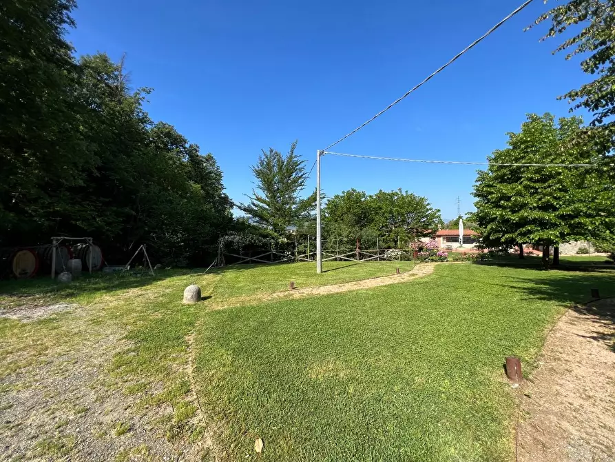 Immagine 5 di Agriturismo in vendita  a Castelnuovo Magra